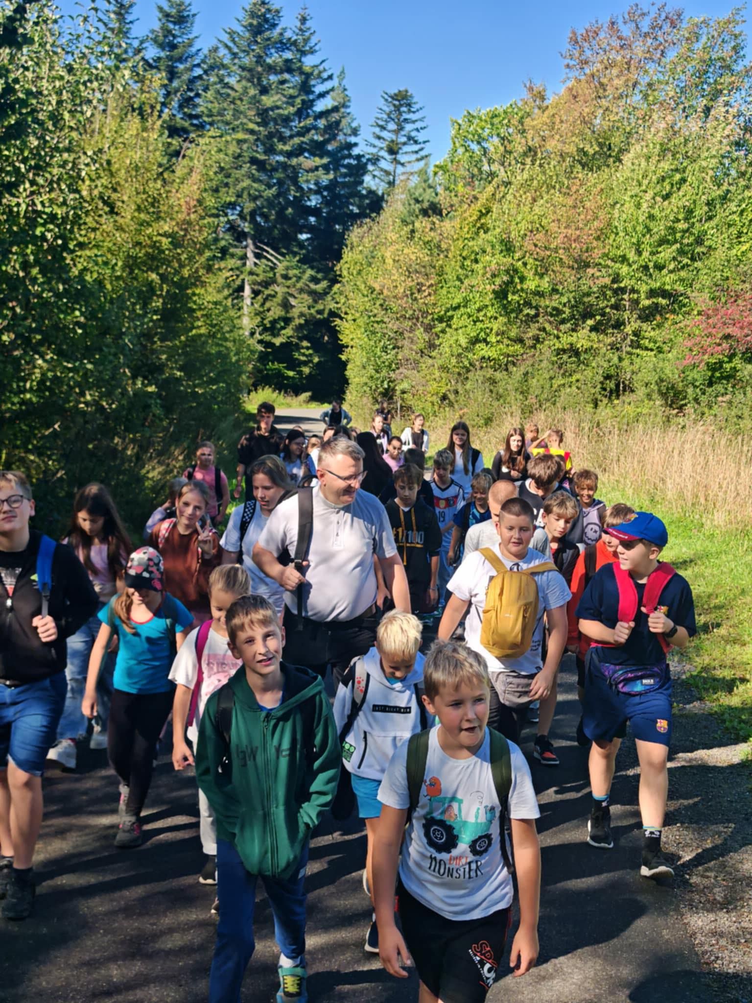 Wyjazd z dziećmi i młodzieżą (LSO GRUPA APOSTOLSKA MAŁY APOSTOŁ) do Myślenic